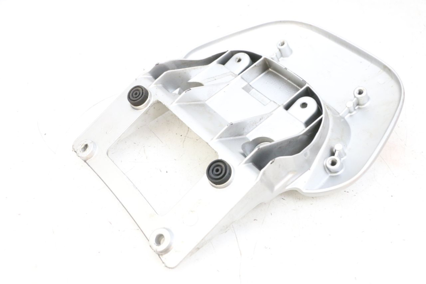 photo de UCHWYT TYLNY YAMAHA YP MAJESTY 125 (2002 - 2006) - Zbliżenie komponentów