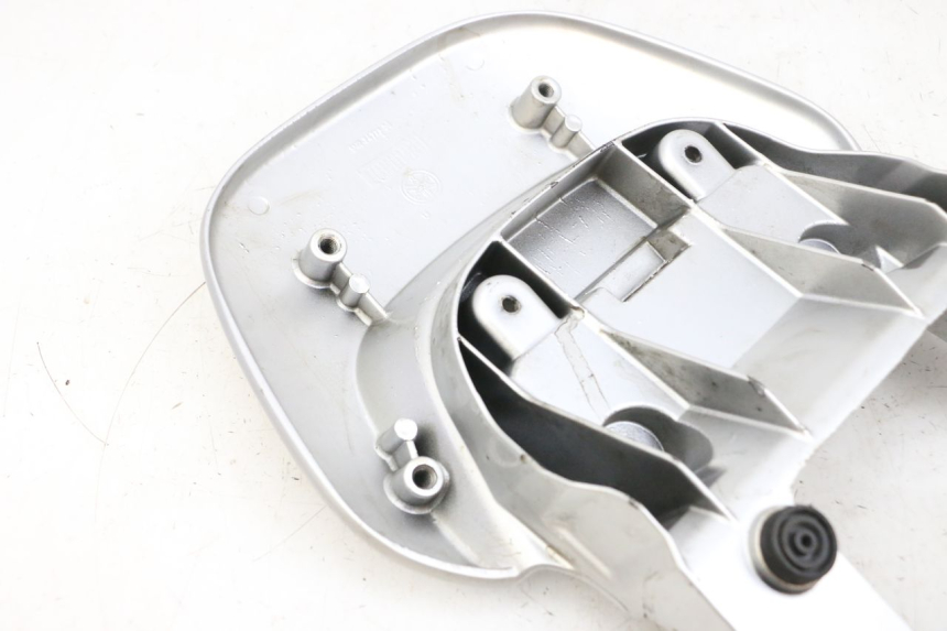 photo de UCHWYT TYLNY YAMAHA YP MAJESTY 125 (2002 - 2006) - Zbliżenie techniczne