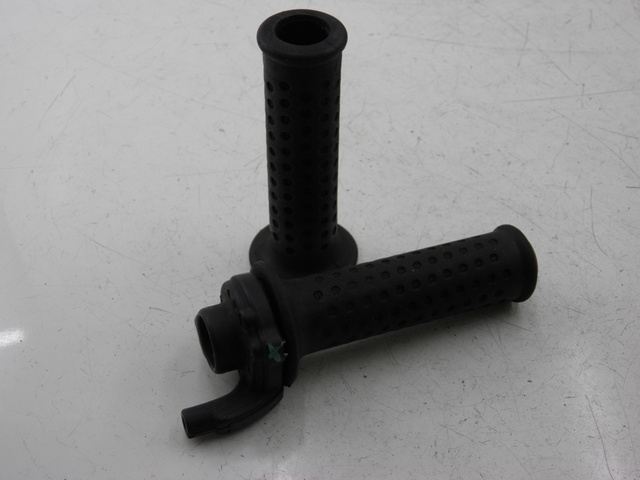 photo de UCHWYT KIEROWNICY PIAGGIO X9 125 (2000 - 2003) - Widok główny