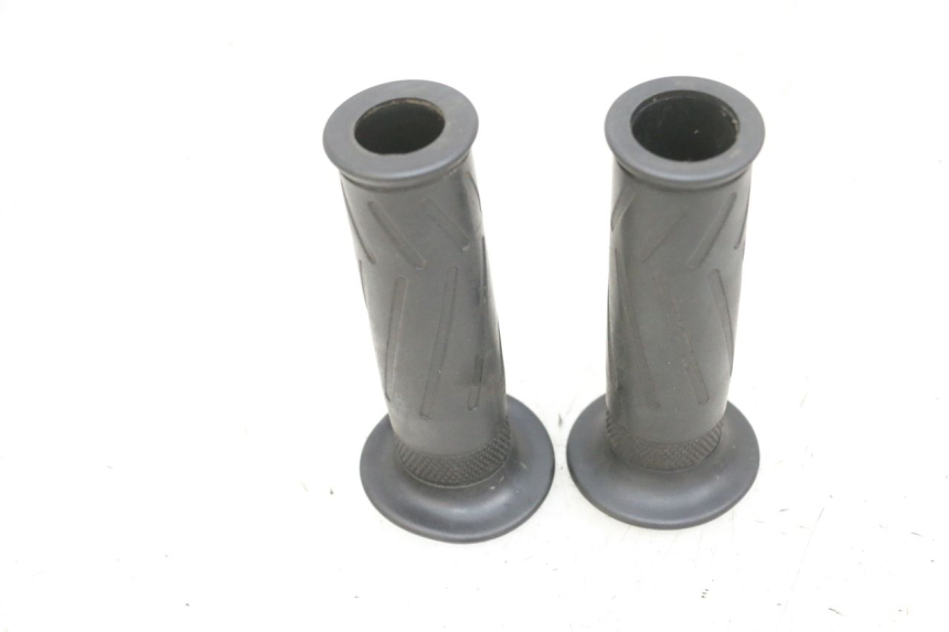 photo de UCHWYT KIEROWNICY YAMAHA XMAX X-MAX 125 (2006 - 2009) - Inny kąt widzenia