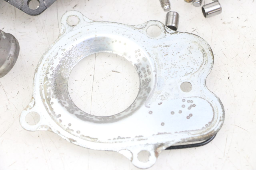 photo de POMPA WODY HONDA CB R 1000 (2018 - 2023) - Punkty mocowania