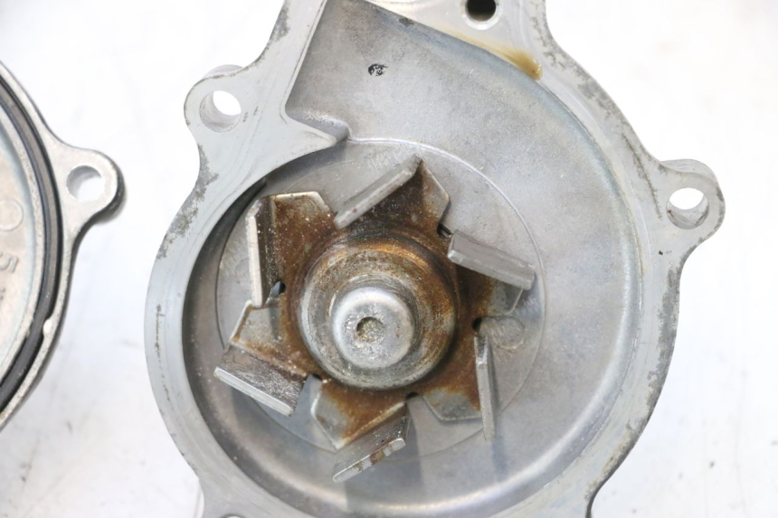 photo de POMPA WODY YAMAHA FJR 1300 (2001 - 2005) - Część sprawdzona