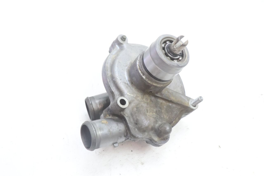 photo de POMPA WODY YAMAHA FJR 1300 (2001 - 2005) - Zbliżenie techniczne