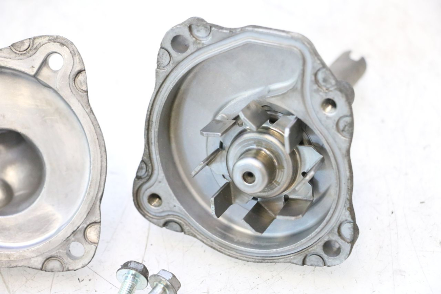 photo de POMPA WODY HONDA FJS SILVER WING SILVERWING 400 (2005 - 2008) - Część sprawdzona
