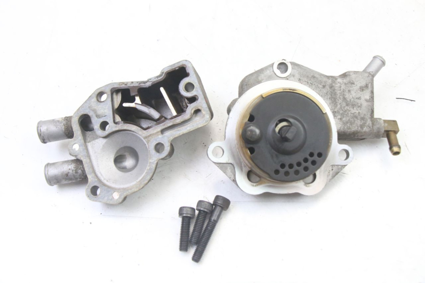 photo de POMPA WODY MBK OVETTO 4T 50 (2008 - 2016) - Inny kąt widzenia