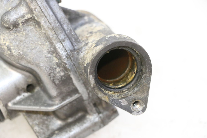 photo de POMPA WODY TRIUMPH SPRINT 900 (1995 - 1998) - Zbliżenie techniczne