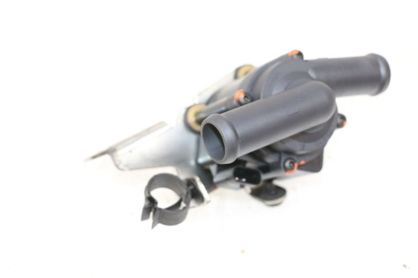 photo de POMPA WODY PIAGGIO VESPA GTS SUPER IE 125 (2009 - 2016) - Widok ogólny