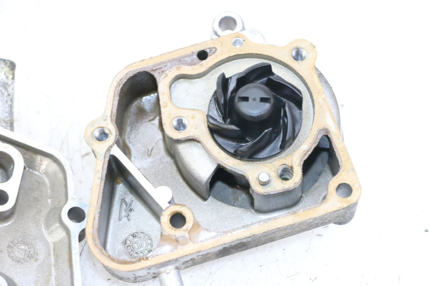 photo de POMPA WODY YAMAHA YP MAJESTY 125 (2007 - 2010) - Punkty mocowania