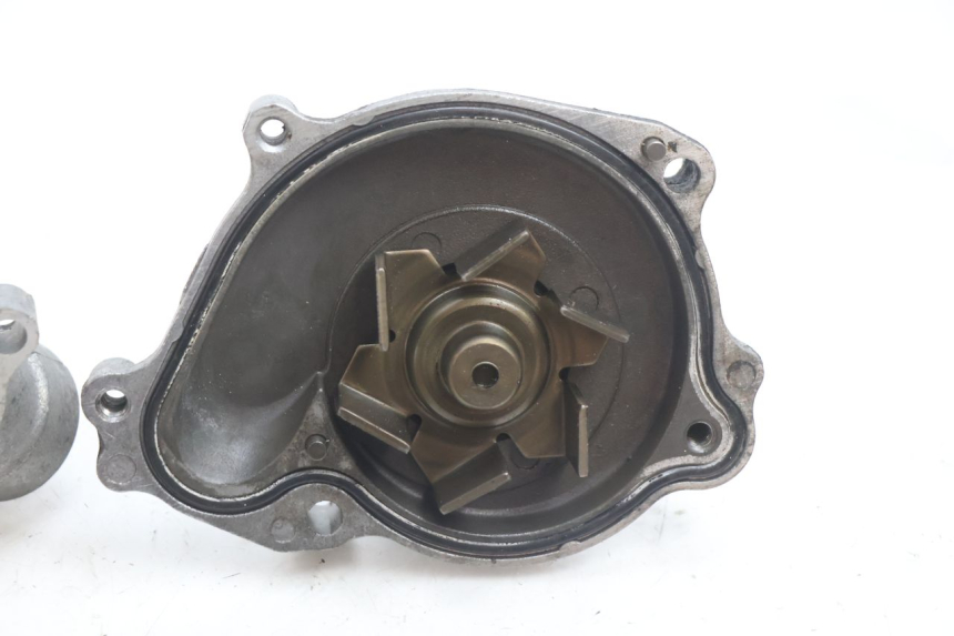 photo de POMPA WODY YAMAHA YZF R GENESIS 750 (1993 - 1998) - Zoom stanu zużycia