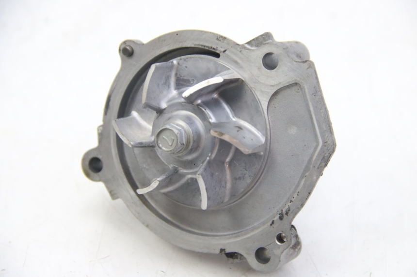 photo de POMPA WODY KAWASAKI Z ABS 1000 (2014 - 2020) - Inny kąt widzenia