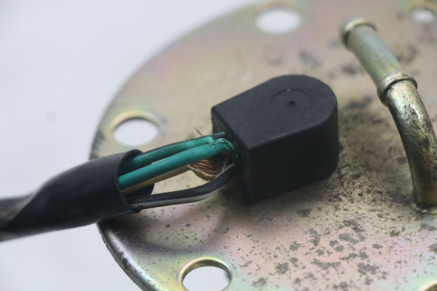 photo de POMPA PALIWA QUADRO 3D S 350 (2013 - 2018) - Stan powierzchni