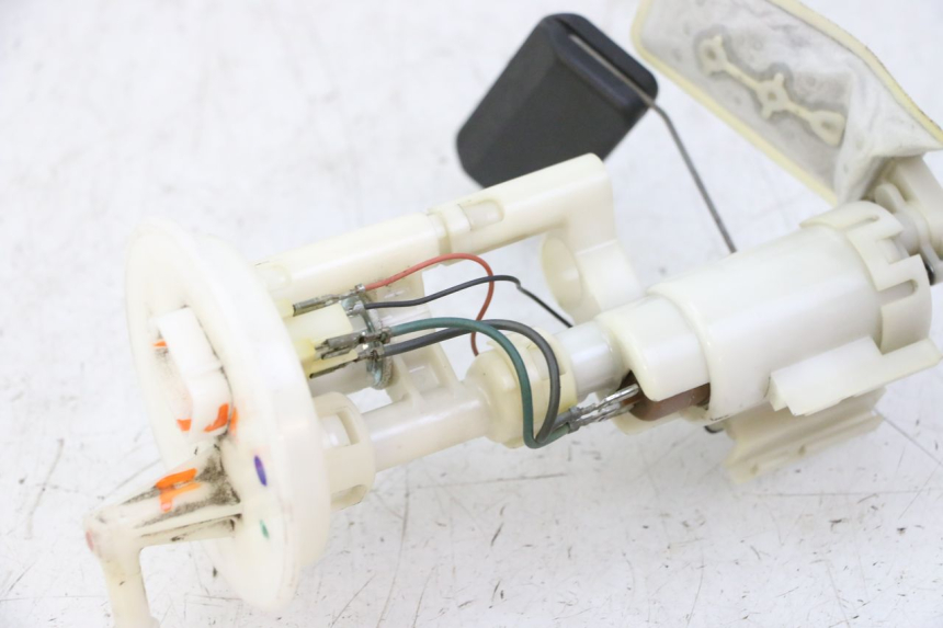 photo de POMPA PALIWA SUZUKI BURGMAN 125 (2007 - 2014) - Stan powierzchni