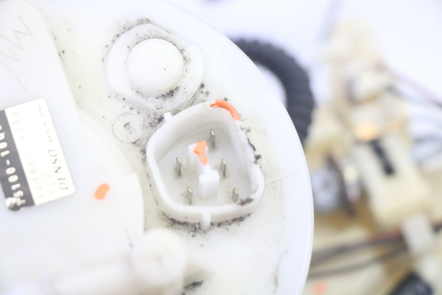 photo de POMPA PALIWA SUZUKI BURGMAN EXECUTIVE ABS 650 (2006 - 2012) - Inny kąt widzenia