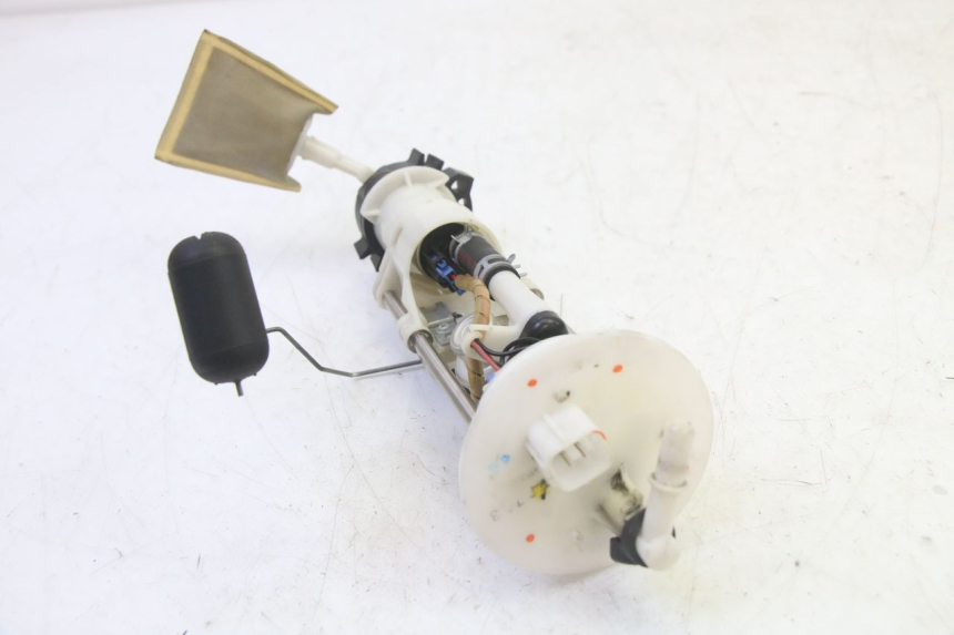 photo de POMPA PALIWA HONDA FES S-WING SWING ABS 125 (2007 - 2015) - Inny kąt widzenia