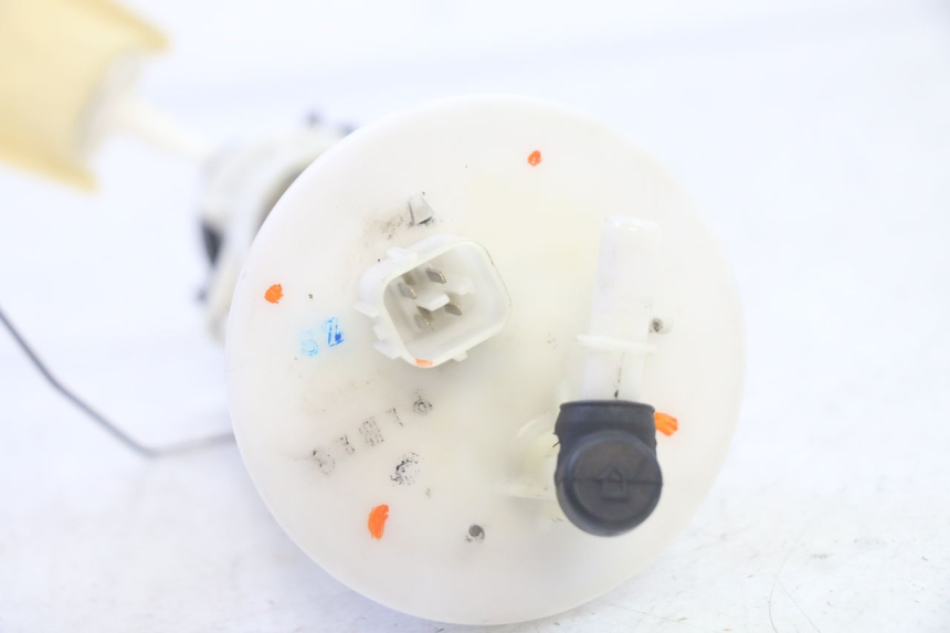 photo de POMPA PALIWA HONDA FES S-WING SWING ABS 125 (2007 - 2015) - Zbliżenie techniczne