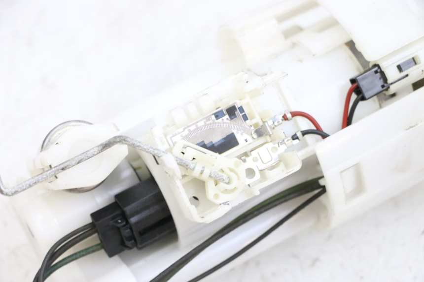 photo de POMPA PALIWA YAMAHA FJR ABS 1300 (2006 - 2012) - Stan powierzchni