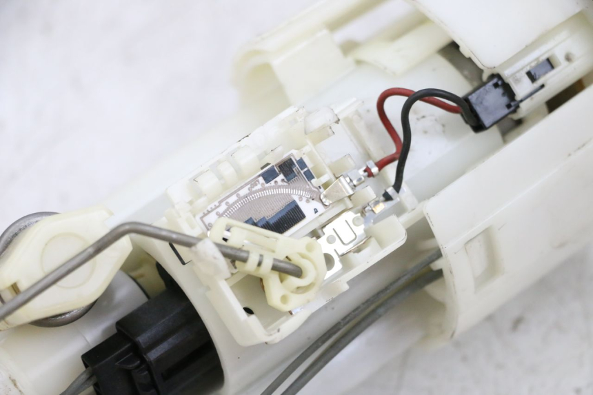 photo de POMPA PALIWA YAMAHA FJR ABS 1300 (2006 - 2012) - Inny kąt widzenia