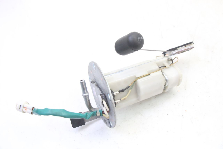 photo de POMPA PALIWA SUZUKI GSR 750 (2011 - 2017) - Inny kąt widzenia