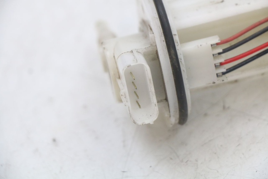 photo de POMPA PALIWA HONDA PCX (JF28) 125 (2009 - 2011) - Zbliżenie techniczne