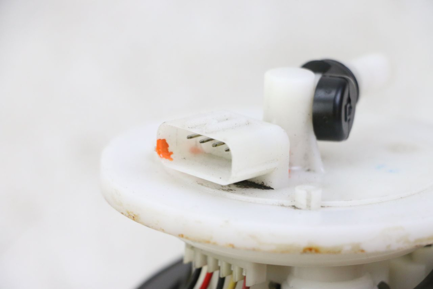 photo de POMPA PALIWA HONDA PES PS I 125 (2006 - 2012) - Inny kąt widzenia