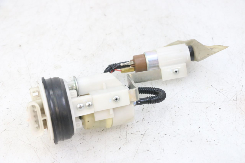 photo de POMPA PALIWA PIAGGIO MP3 LT 300 (2010 - 2016) - Szczegóły charakterystyczne