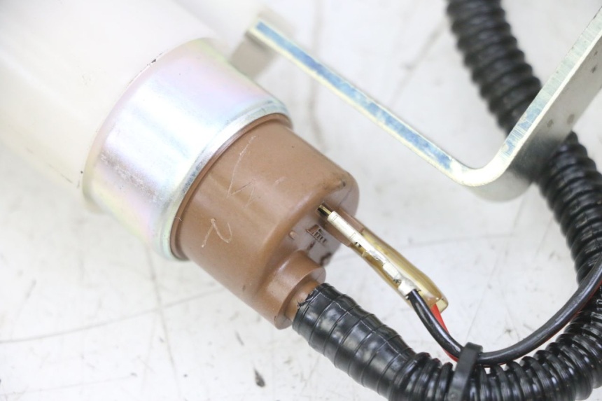 photo de POMPA PALIWA PIAGGIO MP3 LT 300 (2010 - 2016) - Widok z bliska