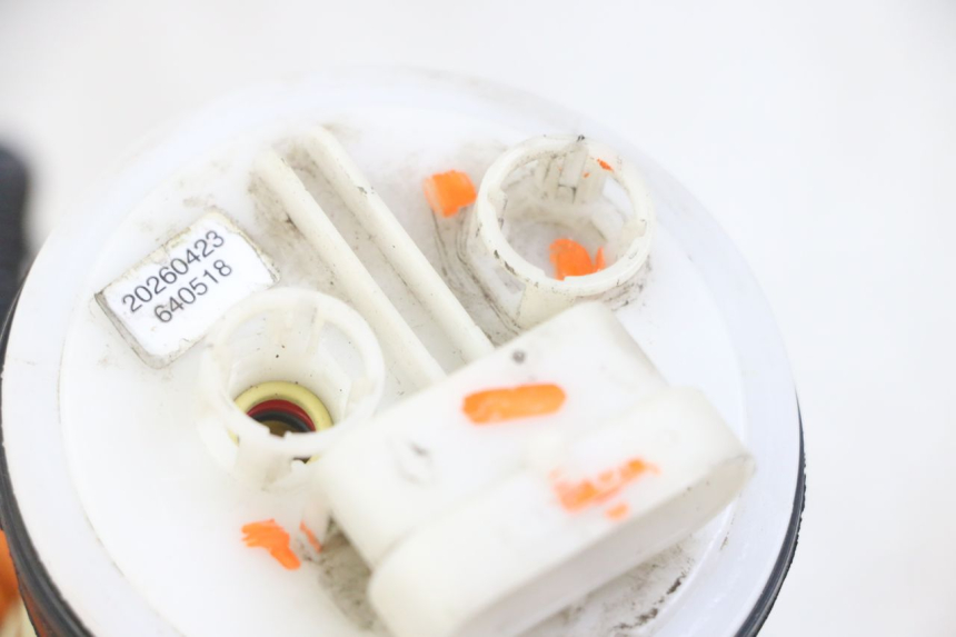 photo de POMPA PALIWA PIAGGIO MP3 LT 300 (2010 - 2016) - Inny kąt widzenia