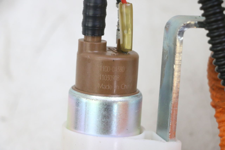 photo de POMPA PALIWA PIAGGIO MP3 LT 300 (2010 - 2016) - Inny kąt widzenia