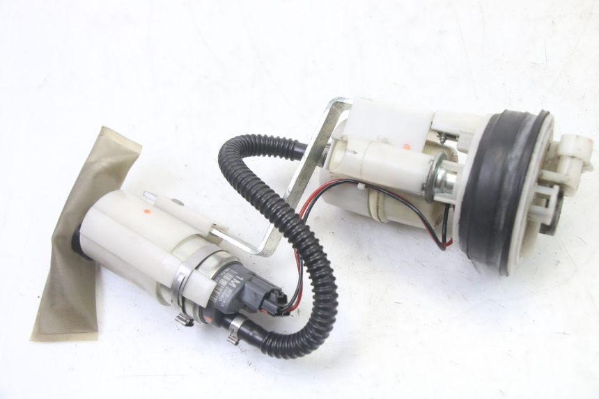 photo de POMPA PALIWA PIAGGIO MP3 500 (2011 - 2015) - Inny kąt widzenia