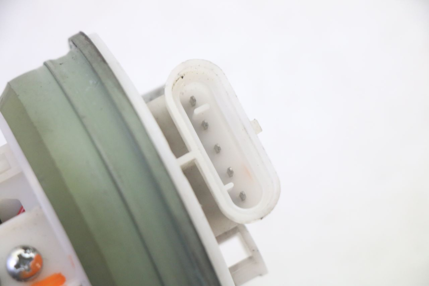 photo de POMPA PALIWA PIAGGIO MP3 500 (2016 - 2018) - Inny kąt widzenia