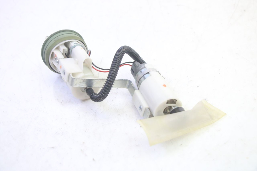 photo de POMPA PALIWA PIAGGIO MP3 500 (2016 - 2018) - Zbliżenie techniczne