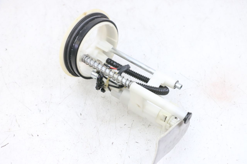 photo de POMPA PALIWA YAMAHA NEOS NEO'S 4T 50 (2008 - 2016) - Zoom stanu zużycia