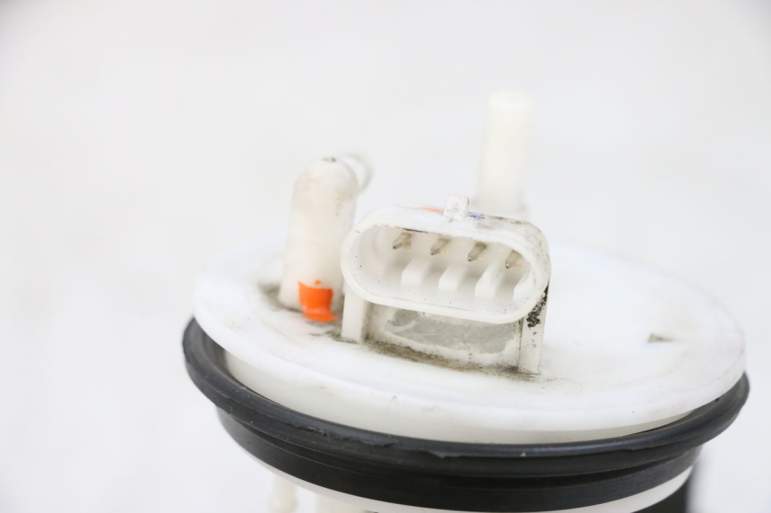 photo de POMPA PALIWA PEUGEOT SATELIS 125 (2013 - 2018) - Inny kąt widzenia