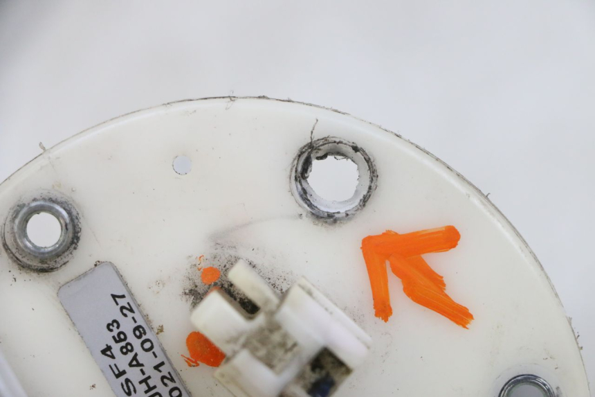 photo de POMPA PALIWA PEUGEOT SPEEDFIGHT 4 4T EFI 50 (2021 - 2025) - Zoom stanu zużycia