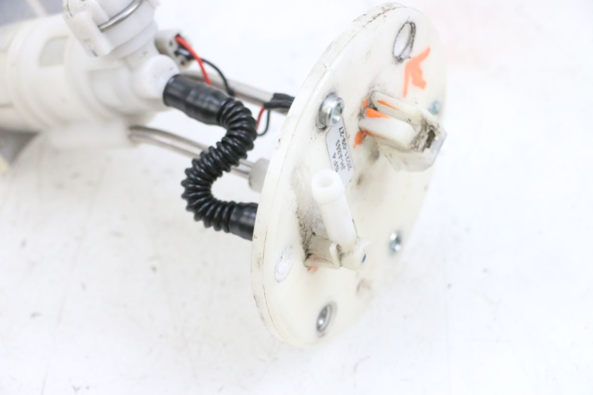 photo de POMPA PALIWA PEUGEOT SPEEDFIGHT 4 4T EFI 50 (2021 - 2025) - Stan powierzchni