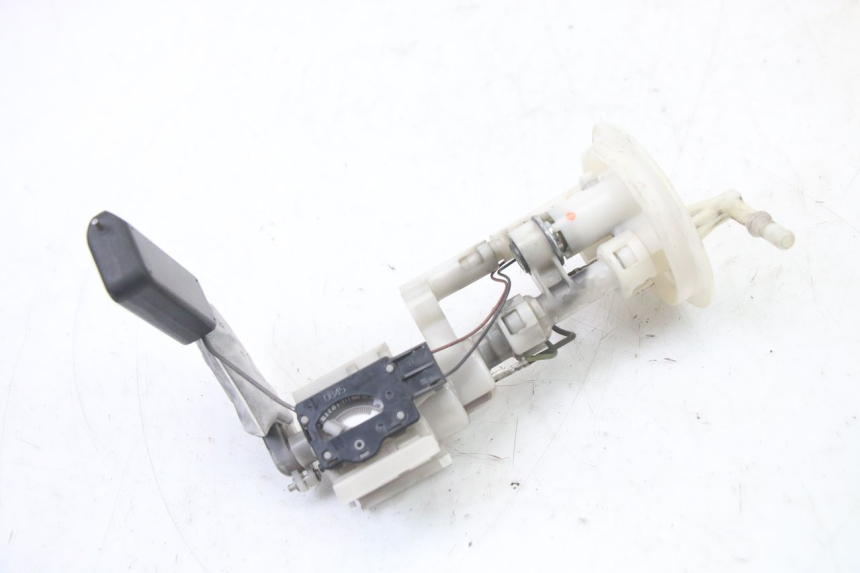 photo de POMPA PALIWA SUZUKI BURGMAN 125 (2015 - 2017) - Widok główny