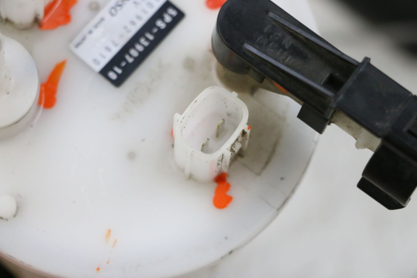 photo de POMPA PALIWA YAMAHA TDM ABS 900 (2002 - 2014) - Inny kąt widzenia