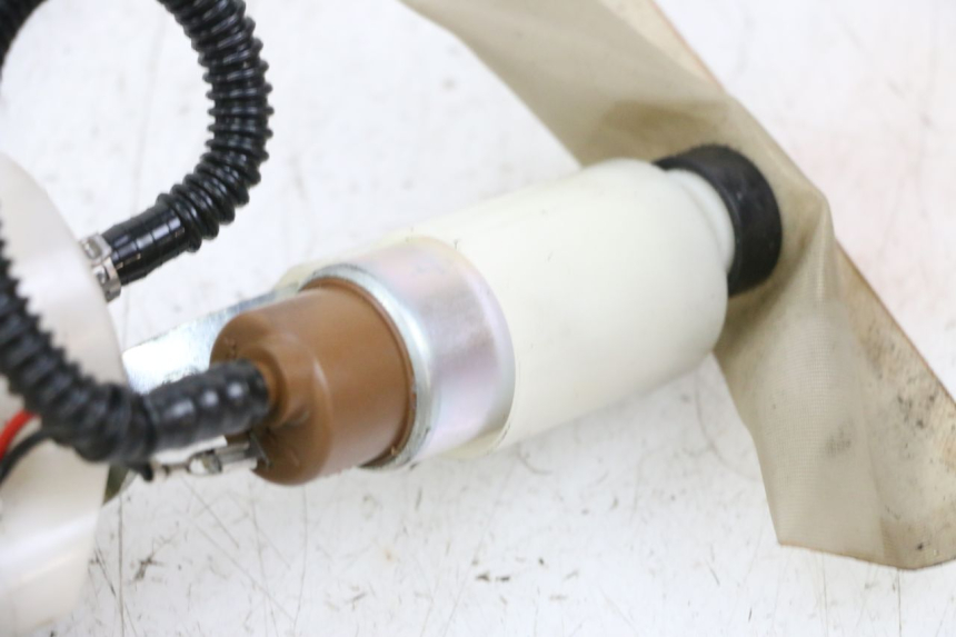 photo de POMPA PALIWA PIAGGIO VESPA GTS SUPER IE 125 (2009 - 2016) - Zbliżenie komponentów