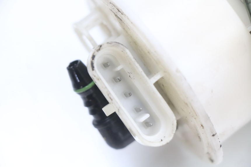 photo de POMPA PALIWA PIAGGIO X10 125 (2012 - 2017) - Punkty mocowania