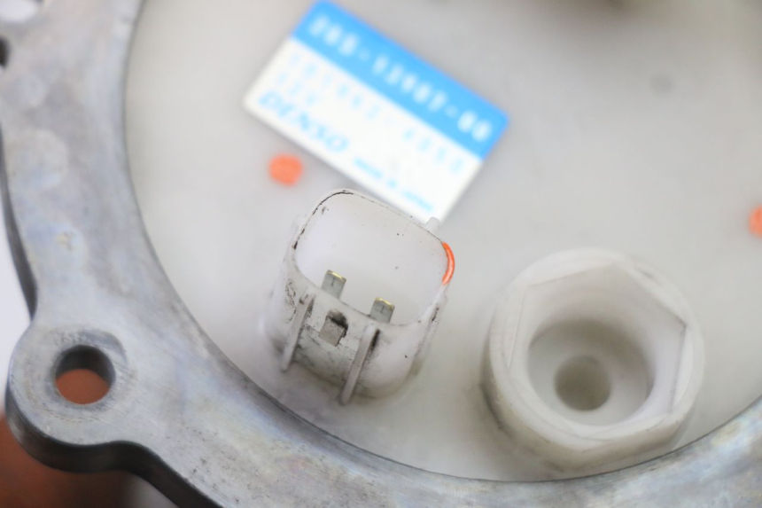 photo de POMPA PALIWOWA YAMAHA XJ6 ABS 600 (2008 - 2016) - Zbliżenie techniczne