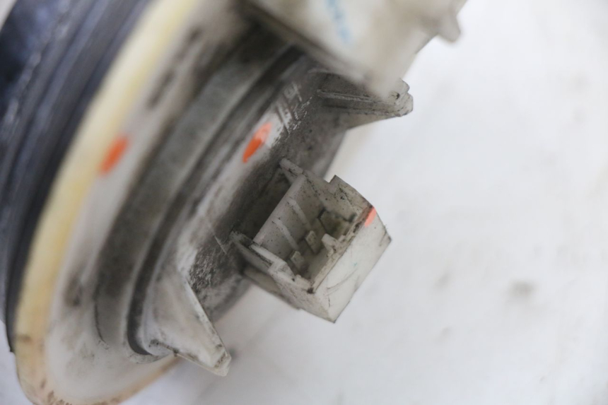 photo de POMPA PALIWA YAMAHA X-MAX XMAX ABS 250 (2010 - 2014) - Zbliżenie techniczne