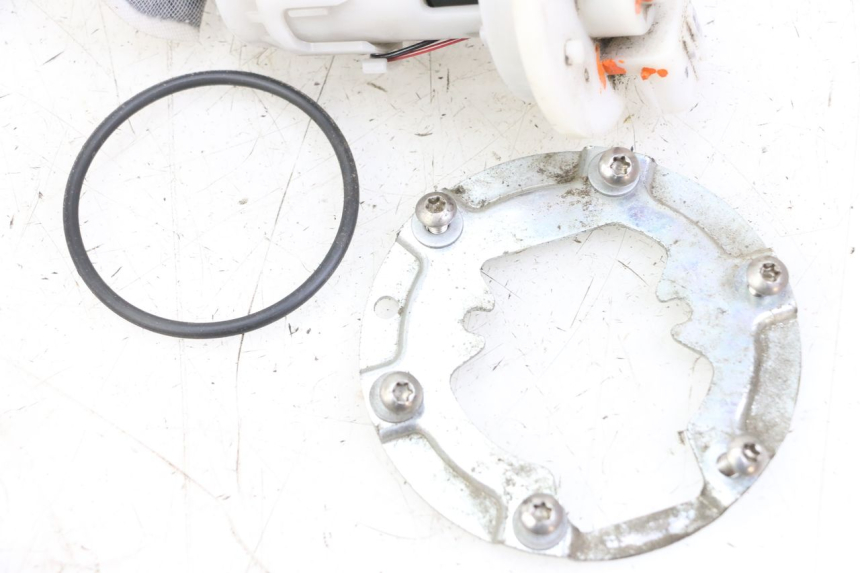 photo de POMPA PALIWA PIAGGIO ZIP 4T 50 (2018 - 2020) - Oznaczenia i referencje