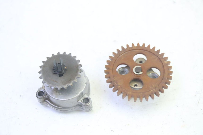 photo de POMPA OLEJU SUZUKI BURGMAN EXECUTIVE ABS 650 (2006 - 2012) - Szczegół części