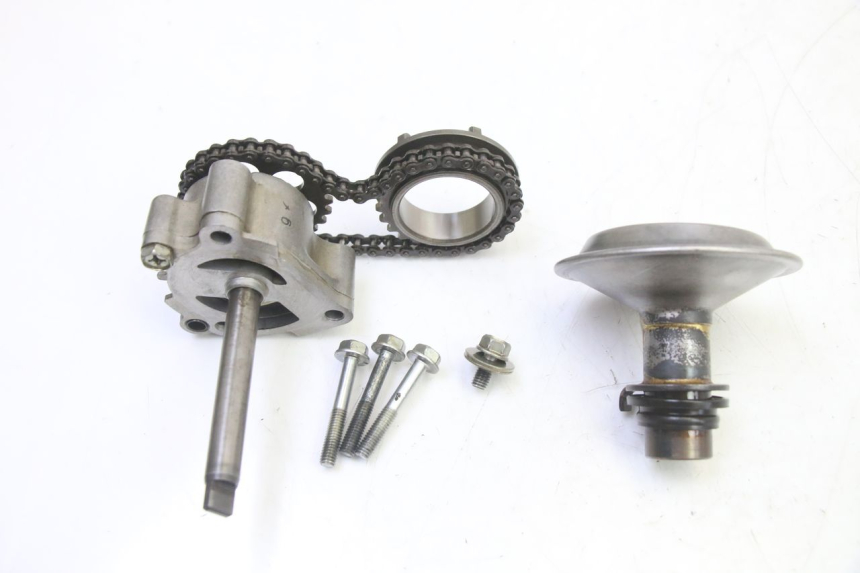 photo de POMPA OLEJU HONDA CBR RR FIREBLADE 900 (1992 - 1994) - Szczegół części