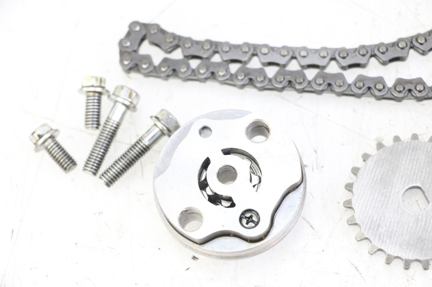 photo de POMPA OLEJU DAELIM BESBI 125 (2007 - 2008) - Zbliżenie techniczne