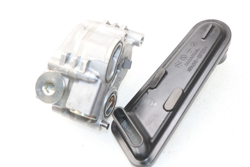 photo de POMPA OLEJU HONDA INTEGRA NC D 750 (2016 - 2018) - Zbliżenie techniczne