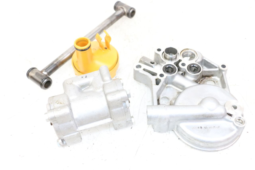 photo de POMPA OLEJU KAWASAKI GTR 1000 (1994 - 2004) - Inny kąt widzenia