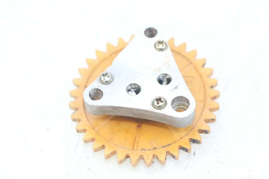 photo de POMPA OLEJU PEUGEOT KISBEE 4T 50 (2018 - 2022) - Zoom stanu zużycia