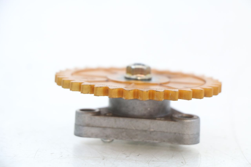 photo de POMPA OLEJU PEUGEOT KISBEE 4T 50 (2018 - 2022) - Inny kąt widzenia