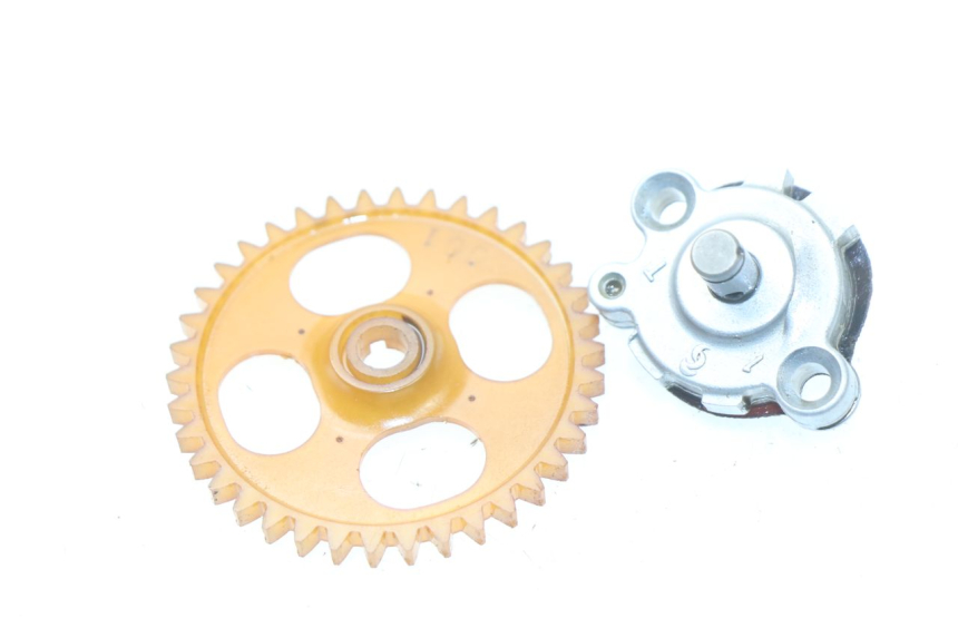 photo de POMPA OLEJU MBK OVETTO 4T 50 (2008 - 2016) - Inny kąt widzenia